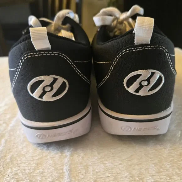 Heelys Men's Pro 20 Canvas Sneakers Black White Size 9 No Wheels EUC - Picture 3 of 10